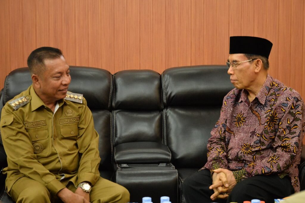 Selasa, 22 April 2025, Rektor dan Wakil Rektor Universitas Nggusuwaru Melakukan Kunjungan Kerja Ke Pemerintah Daerah Kota Bima Dalam Rangka membahas penguatan kerjasama Universitas Nggusuwaru dan Pemerintah Kota Bima dalam memajukan dunia pendidikan khususnya yang ada di wilayah kota bima.